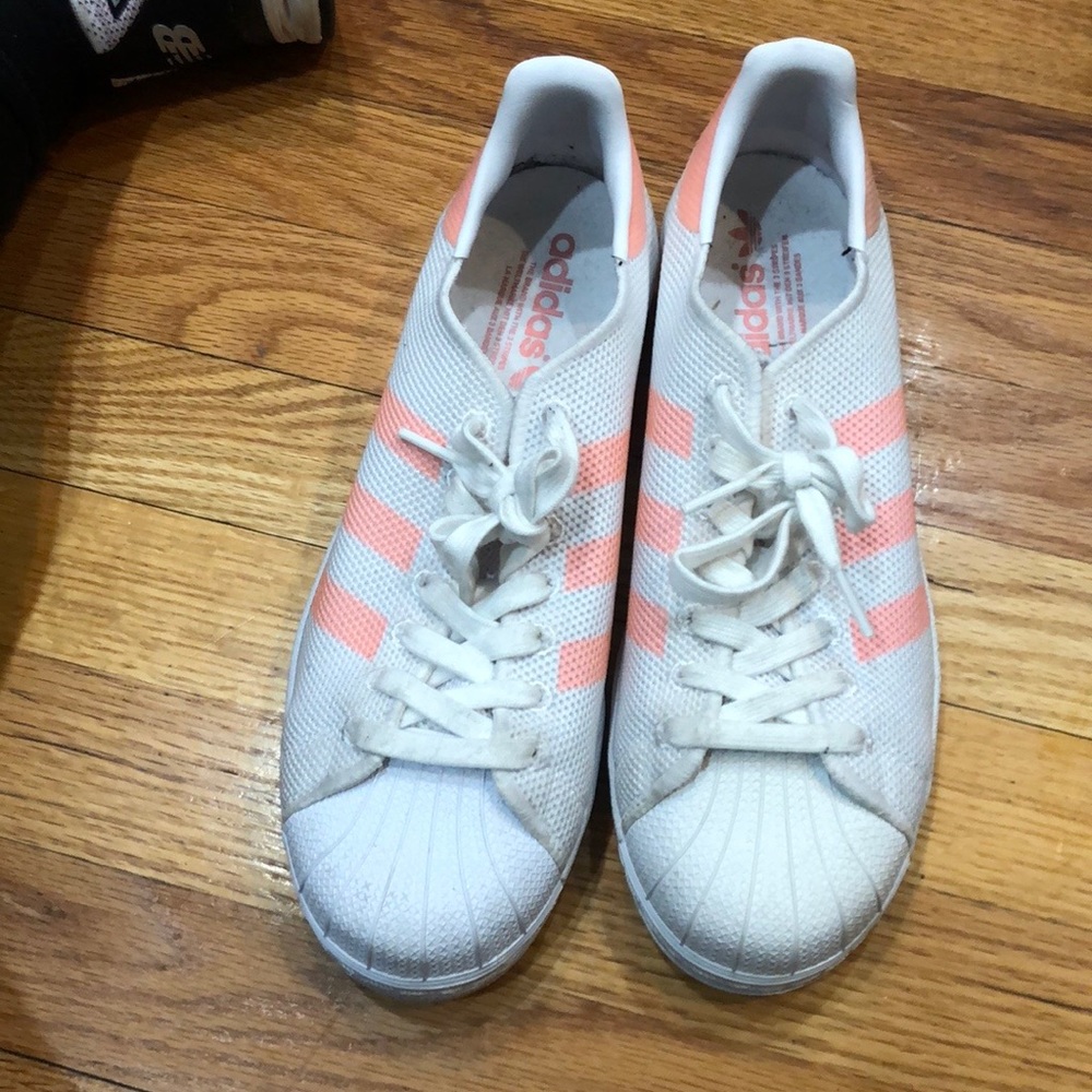 Women’s sneakers